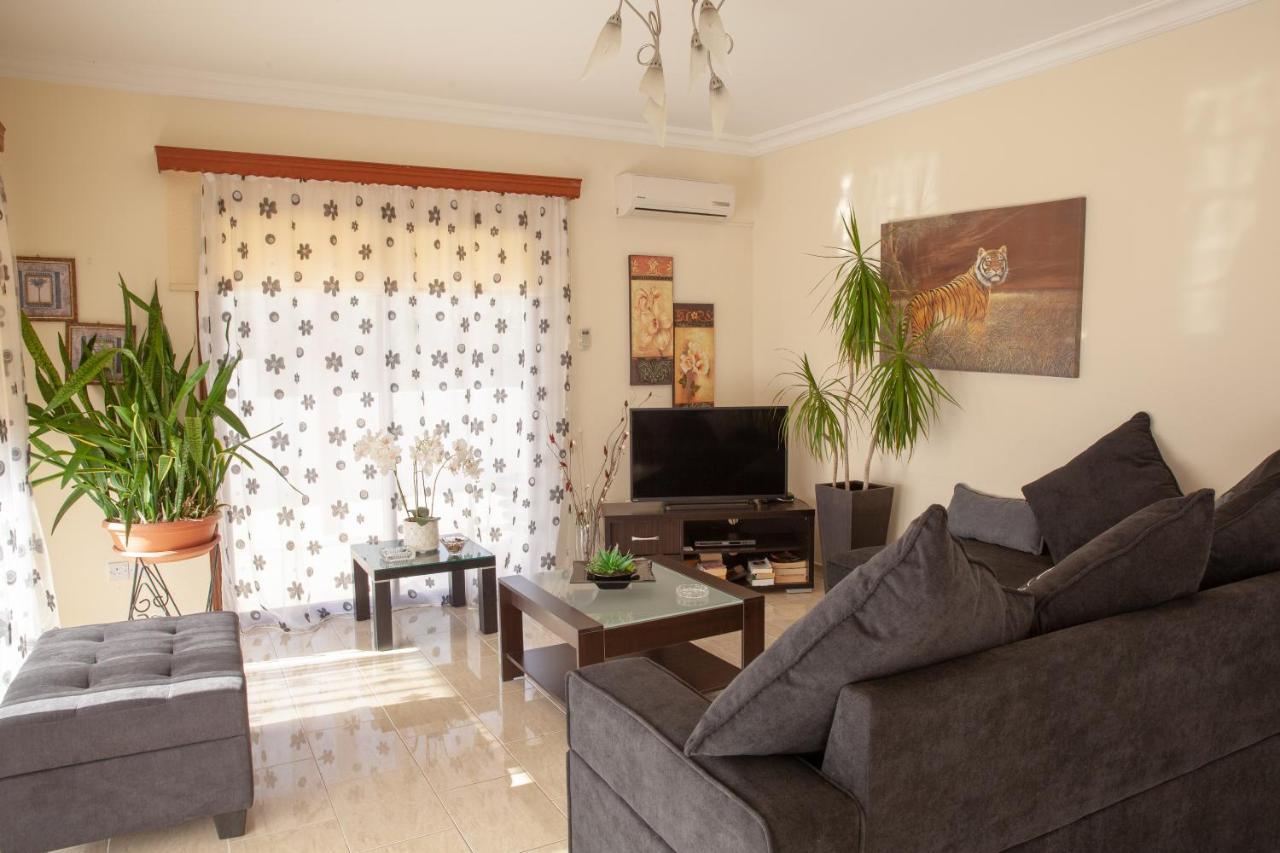 Villa Paradise Paphos Eksteriør bilde