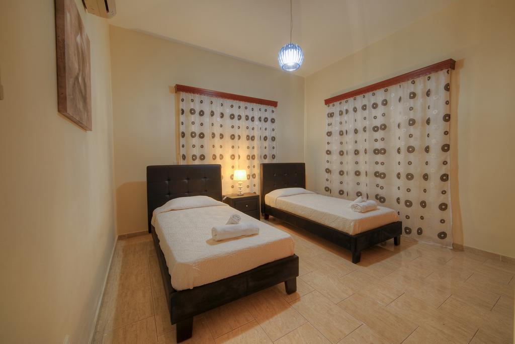 Villa Paradise Paphos Eksteriør bilde